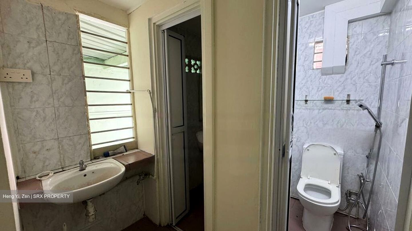 Jalan Besar (D8), Office #450951101
